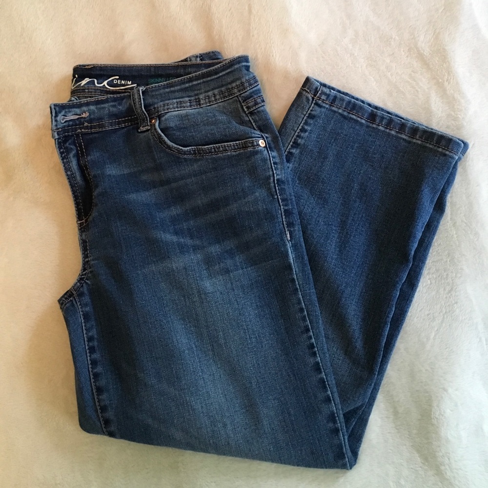 Medium Wash Cropped Jeans